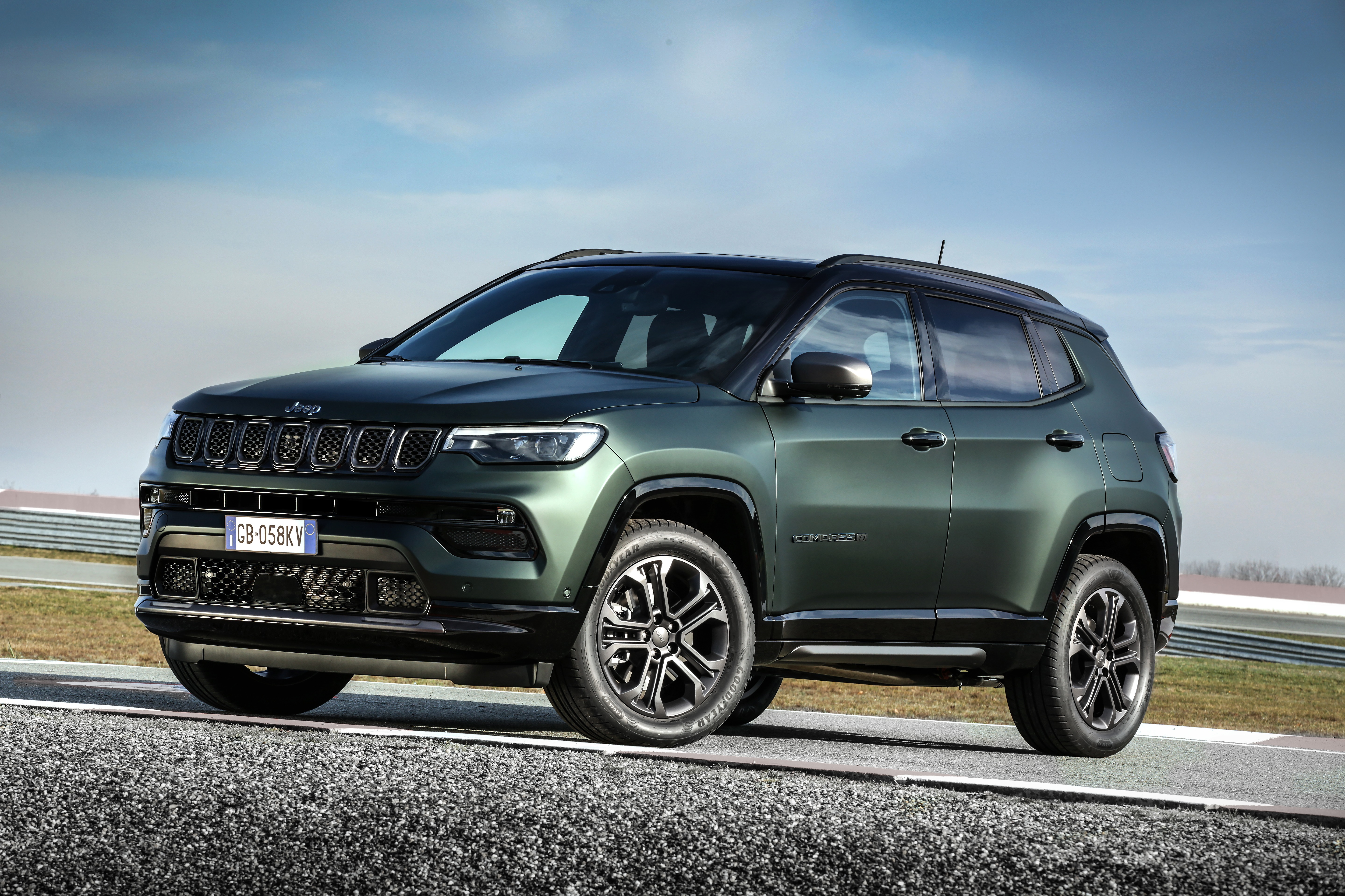  JEEP®COMPASS 4XE