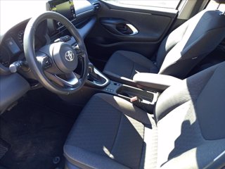 TOYOTA Yaris 1.5h Business 10
