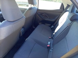 TOYOTA Yaris 1.5h Business 11