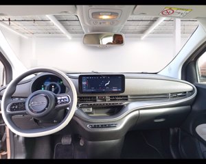 FIAT 500e 3+1 42 kWh La Prima 11