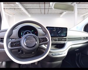 FIAT 500e 3+1 42 kWh La Prima 12