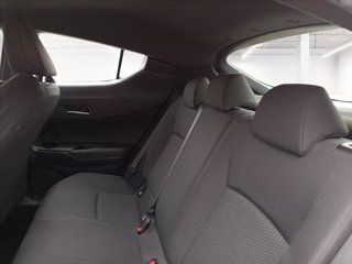 TOYOTA C-HR 1.8h Active 2wd e-cvt 16