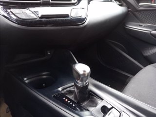 TOYOTA C-HR 1.8h Active 2wd e-cvt 22