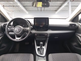 TOYOTA Yaris 1.5h Business 11