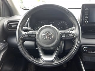 TOYOTA Yaris 1.5h Business 13