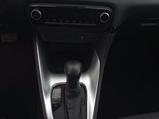 TOYOTA Yaris 1.5h Business 16