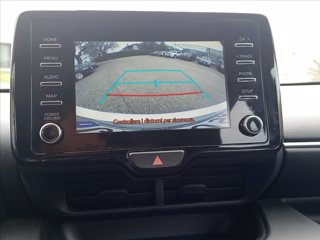 TOYOTA Yaris 1.5h Business 19