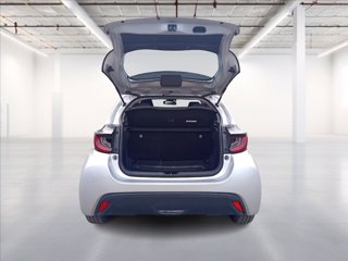 TOYOTA Yaris 1.5h Business 22