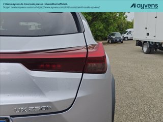 LEXUS UX 250h 2.0 Design 2wd cvt 18