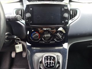 LANCIA Ypsilon 1.0 firefly hybrid Gold Plus s&s 70cv 5p.ti 17