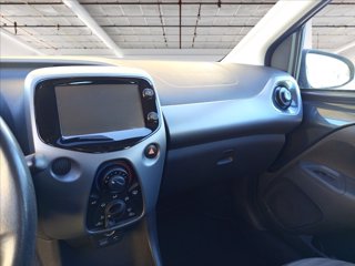TOYOTA Aygo 5p 1.0 x-business m-mt 72cv 17