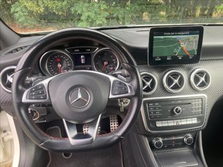 MERCEDES A 200 d Premium auto my16 15