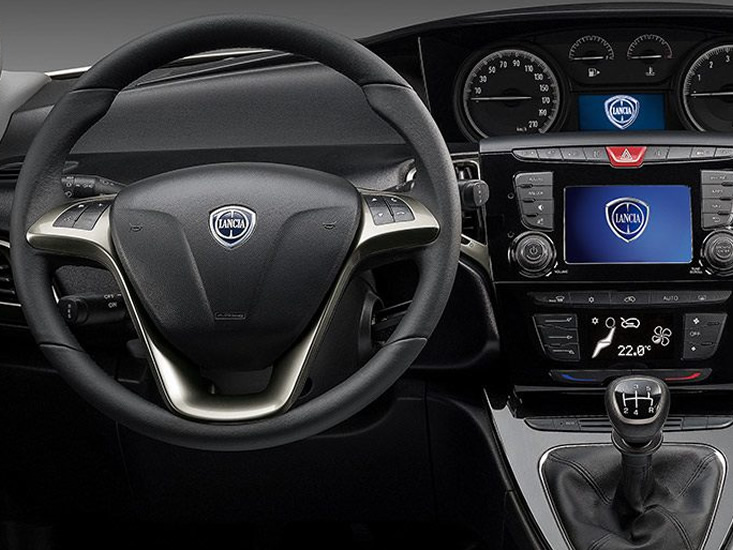 Lancia Ypsilon 01