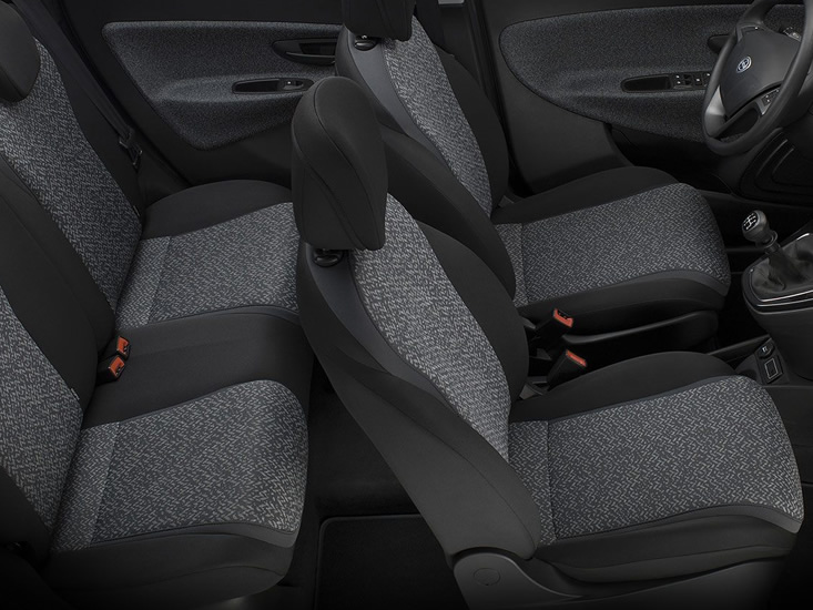 Lancia Ypsilon 02